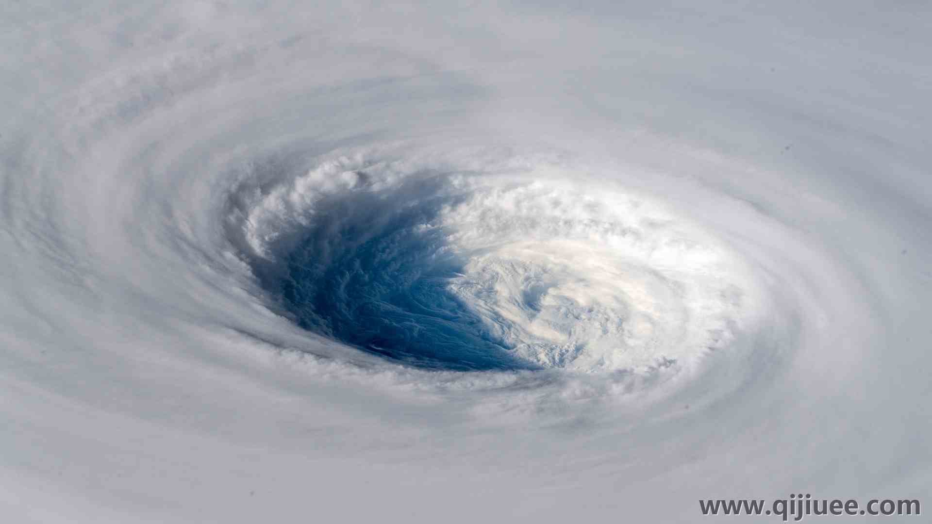 飓风 台风 气旋 螺旋 鸟瞰 雪 国际空间站 风暴 自然 科学 白色 漩涡 云  电脑壁纸 4K壁纸5568 x 3712/4.77 MB-柒染云阁