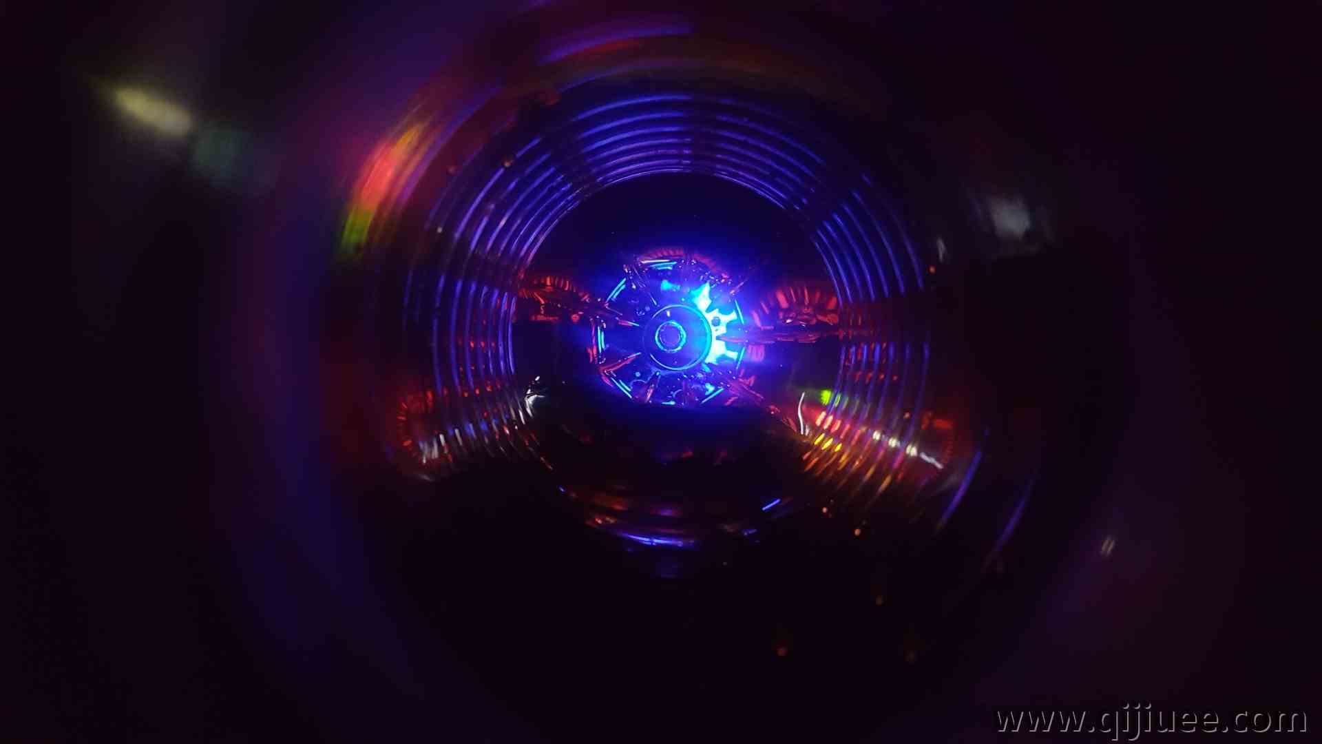 瓶子 灯光 AI艺术 科幻 科技 游戏 引擎 电脑壁纸 4K壁纸3840 x 2160/3.8 MB-柒染云阁
