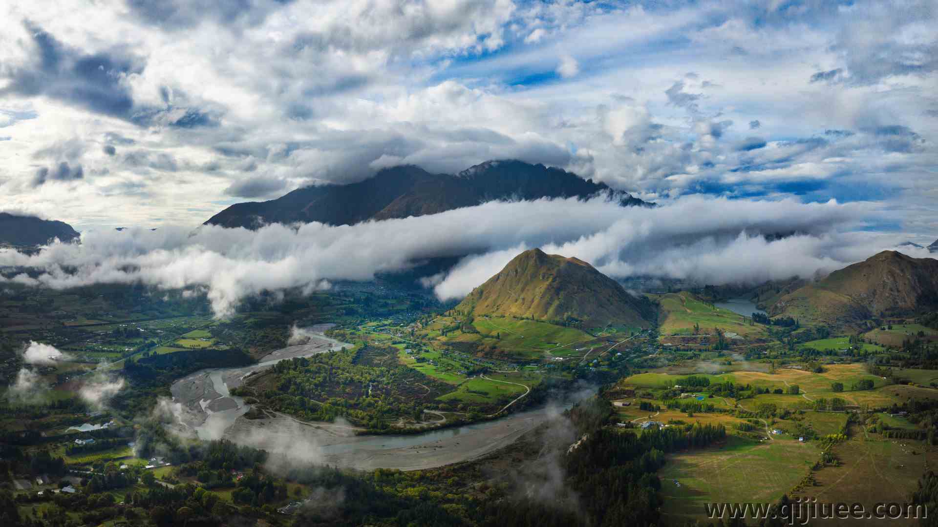 风景 皇后镇 新西兰 自然 云 天空 山脉 田野 河流 丘陵 鸟瞰 3840 x 2160/2.07 MB-柒染云阁