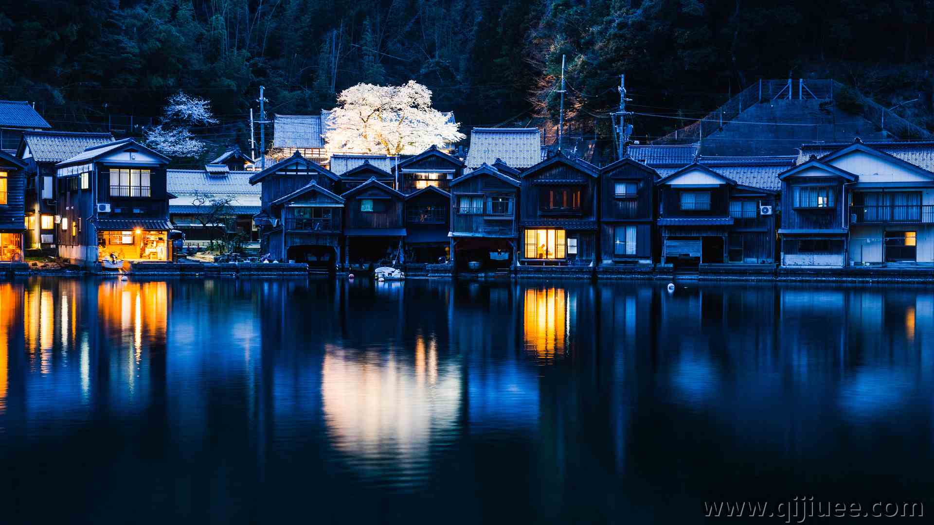 倒置 水 反射 夜间 建筑 灯光 树木  电脑壁纸 4K壁纸4765 x 3182/3.25 MB-柒染云阁